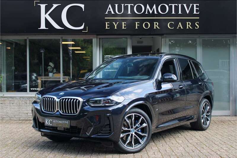 Zwart Gebruikt 2023 BMW X3 Executive SUV | € 54.950 (Eerlijke prijs) - Afbeelding 1/4