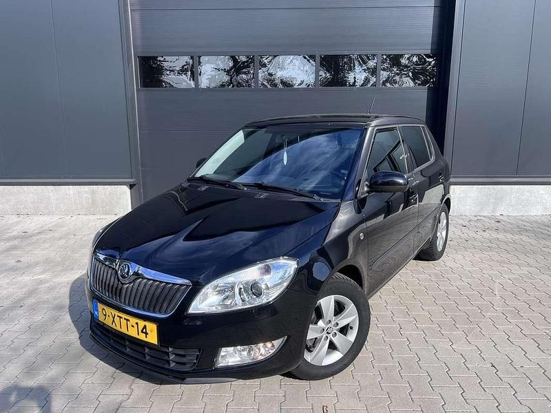 Zwart Gebruikt 2014 Skoda Fabia Drive Hatchback | € 4.995 (Goede deal) - Afbeelding 1/4