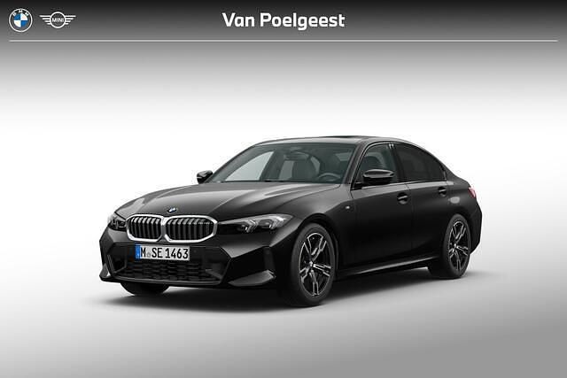 Zwart Nieuw 2025 BMW 318 Comfort Edition Sedan | € 68.759 - Afbeelding 1/4