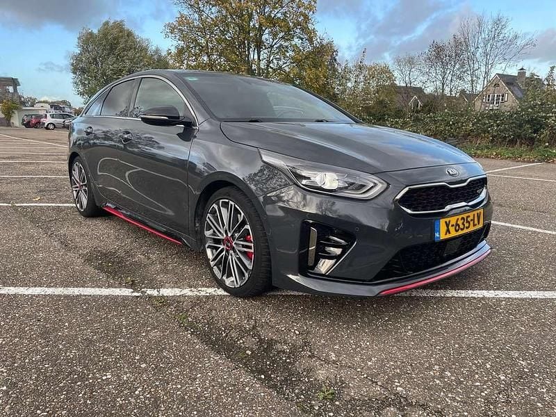 Grijs Gebruikt 2019 Kia ProCeed 2 Hatchback | € 22.750 (Eerlijke prijs) - Afbeelding 1/4