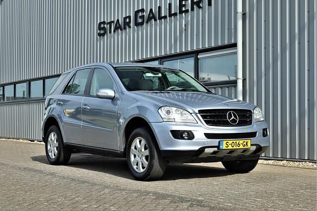 Blauw Gebruikt 2006 Mercedes ML350 SUV | € 23.950 - Afbeelding 1/4