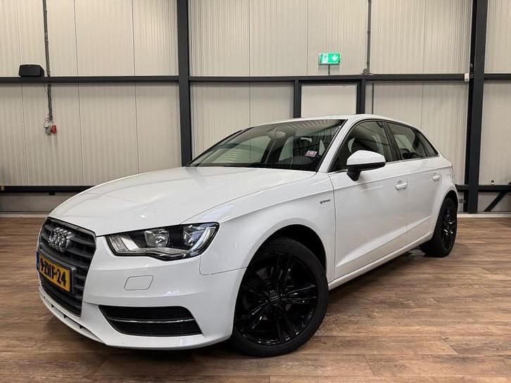 Occasion 2014 Audi A3 Attraction | € 7.990 (Super prijs) - Afbeelding 1/4