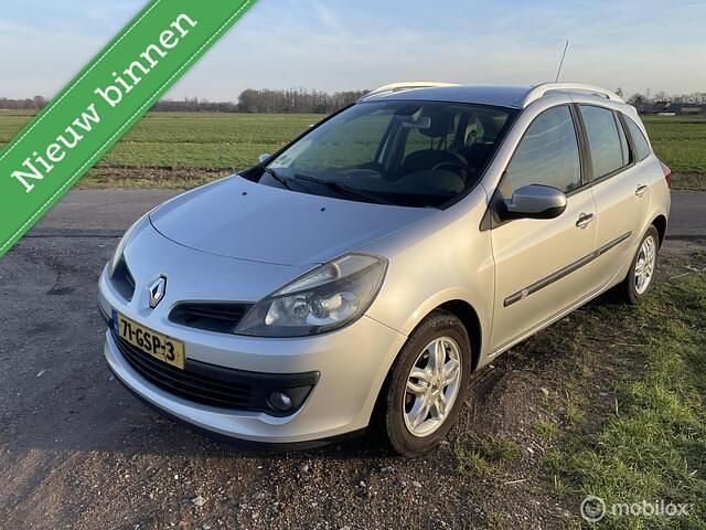 Grijs Occasion 2008 Renault Clio GrandTour Stationwagen | € 3.450 (Goede deal) - Afbeelding 1/4