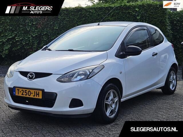 Wit Gebruikt 2009 Mazda 2 Hatchback | € 2.750 (Eerlijke prijs) - Afbeelding 1/4