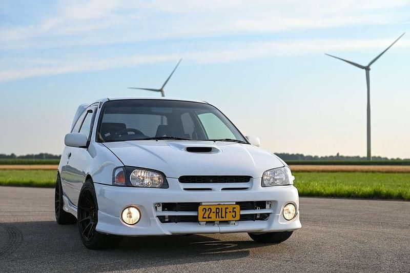 Wit Gebruikt 1998 Toyota Starlet Hatchback | € 14.000 - Afbeelding 1/4