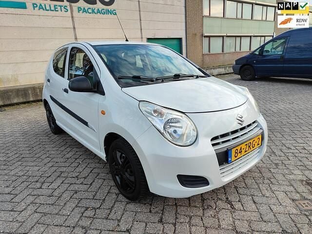 Wit Occasion 2013 Suzuki Alto Comfort Hatchback | € 2.450 (Eerlijke prijs) - Afbeelding 1/4