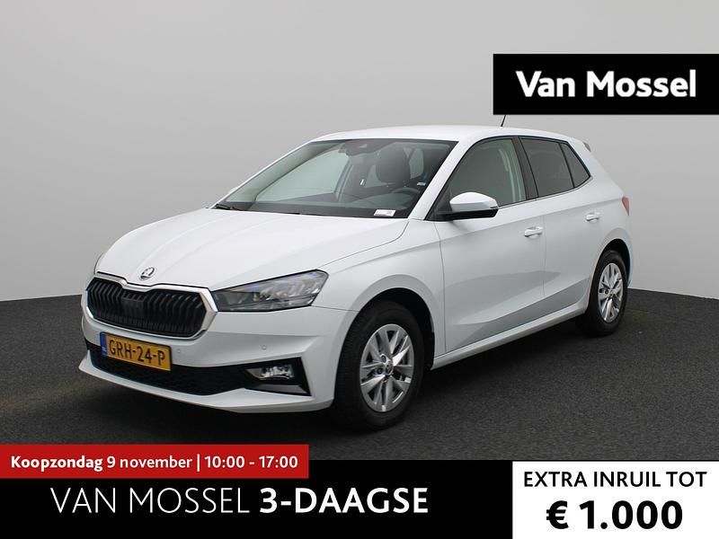 Wit Gebruikt 2024 Skoda Fabia Business Line Hatchback | € 23.900 (Duur) - Afbeelding 1/4