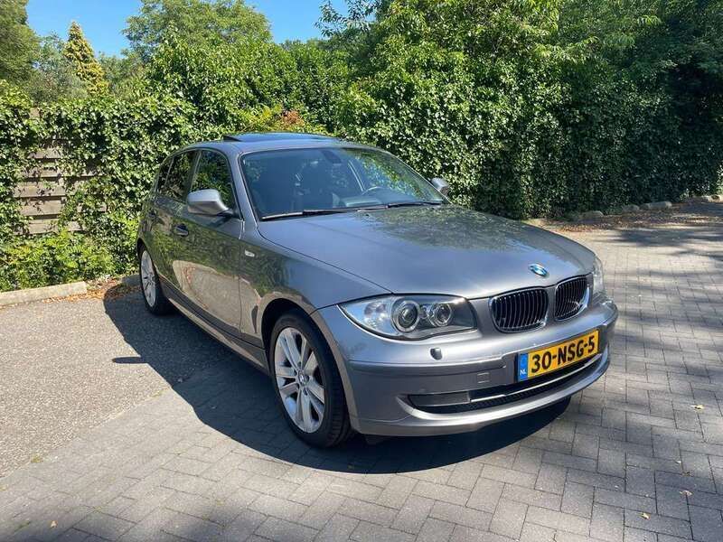 Grijs Gebruikt 2009 BMW 118 Hatchback | € 5.950 (Duur) - Afbeelding 1/4