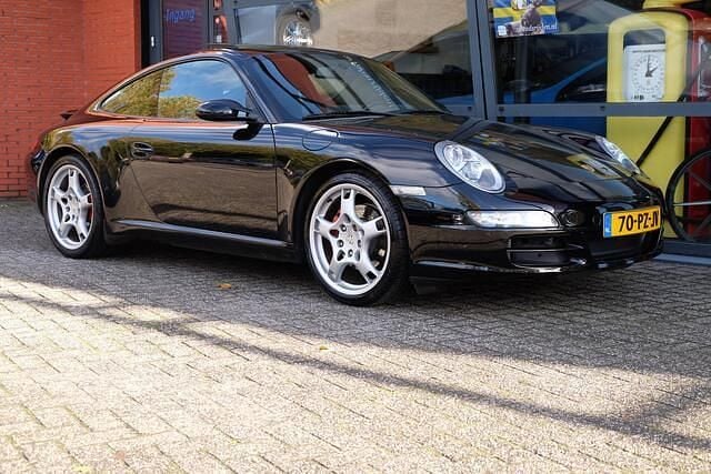 Zwart Gebruikt 2005 Porsche 911 Carrera Sport Coupé | € 45.750 (Eerlijke prijs) - Afbeelding 1/4