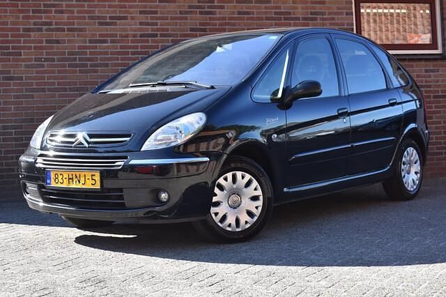 Zwart, metallic lak Gebruikt 2009 Citroën Xsara Picasso Prestige MPV | € 1.949 (Eerlijke prijs) - Afbeelding 1/4