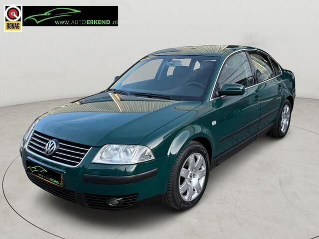 Groen Occasion 2002 VW Passat Sedan | € 2.250 (Eerlijke prijs) - Afbeelding 1/4
