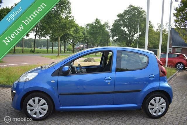 Blauw Gebruikt 2014 Peugeot 107 Active Hatchback | € 3.499 (Eerlijke prijs) - Afbeelding 1/4