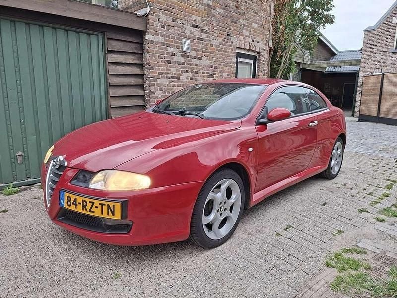 Rood Gebruikt 2005 Alfa Romeo GT Distinctive Coupé | € 1.850 (Eerlijke prijs) - Afbeelding 1/4