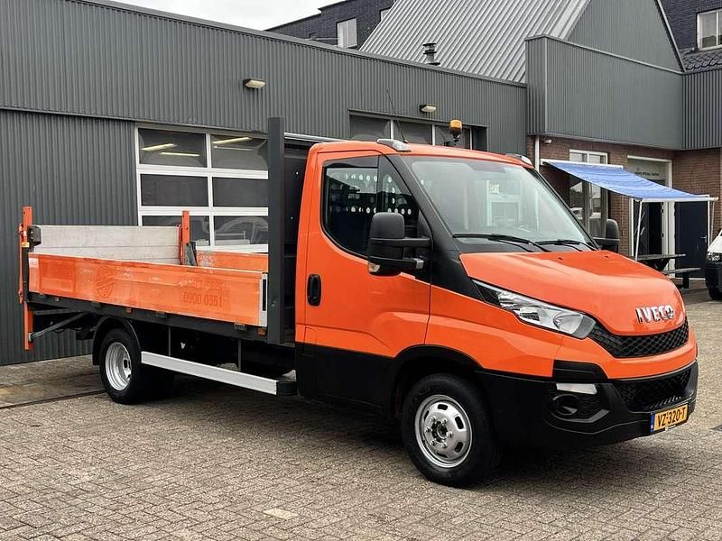 Oranje Gebruikt 2016 Iveco Daily Van | € 16.950 (Eerlijke prijs) - Afbeelding 1/4