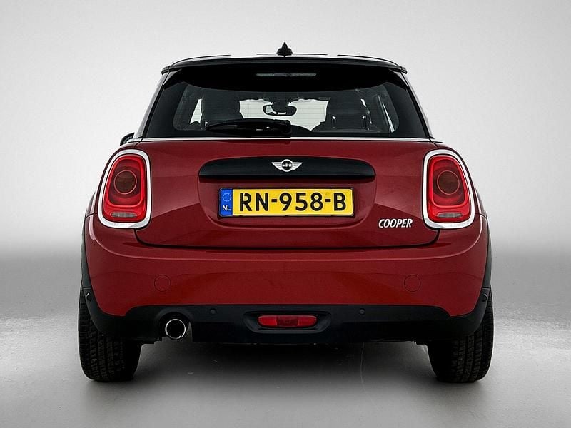 Occasion Mini Cooper Business 136 PK (100 kW) 2018 Rood Hatchback