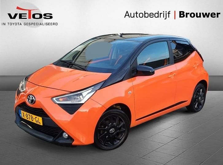Occasion Toyota Aygo X-play 72 PK (52 kW) 2020 Oranje (metallic) Hatchback