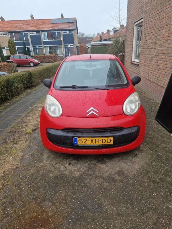 Rood Gebruikt 2007 Citroën C1 Hatchback | € 1.975 (Eerlijke prijs) - Afbeelding 1/4