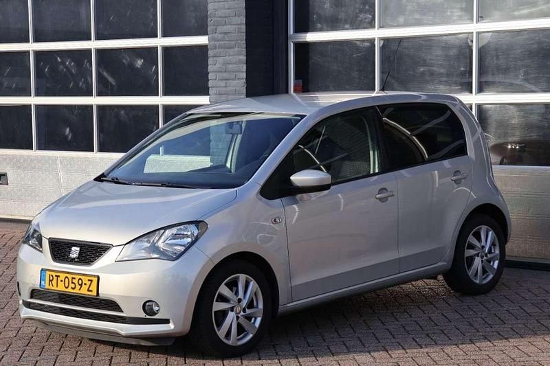 Grijs (metallic) Occasion 2012 Seat Mii Style Hatchback | € 5.750 (Eerlijke prijs) - Afbeelding 1/4
