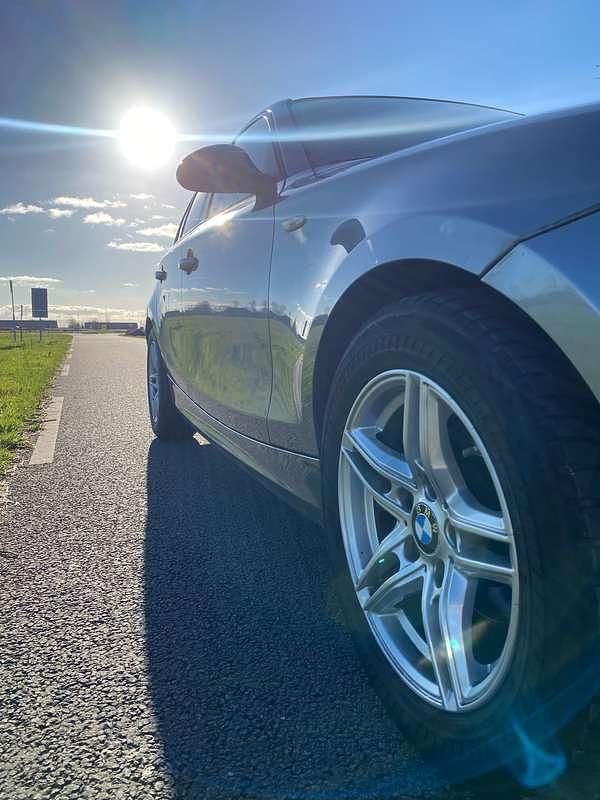 Occasion BMW 116 122 PK (89 kW) 2009 Grijs Hatchback