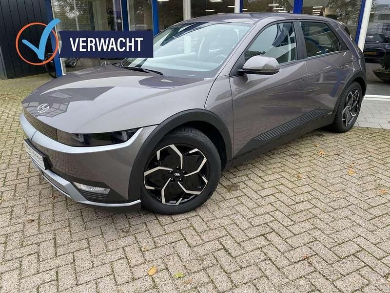 Grijs Gebruikt 2022 Hyundai Ioniq 5 Style SUV | € 30.950 (Eerlijke prijs) - Afbeelding 1/4