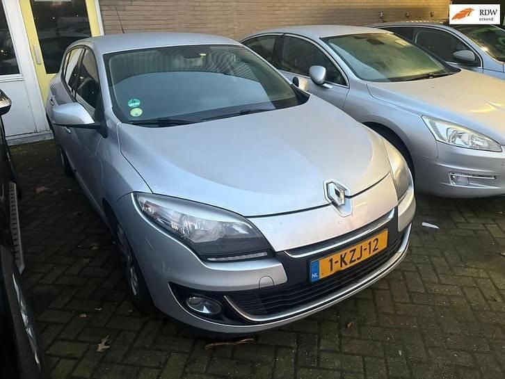Occasion 2013 Renault Mégane III Collection | € 2.950 (Eerlijke prijs) - Afbeelding 1/4