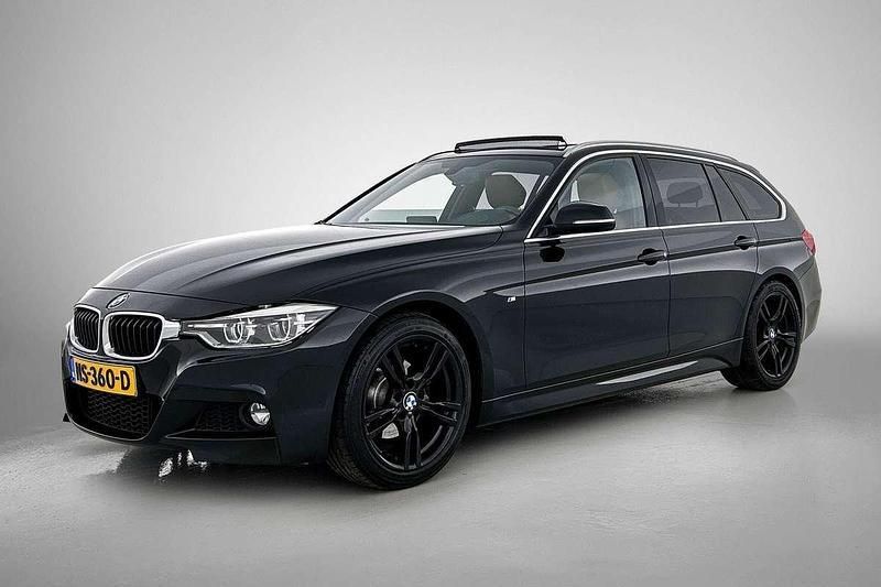 Zwart Gebruikt 2017 BMW 320 Executive Stationwagen | € 22.995 (Iets duurder) - Afbeelding 1/4