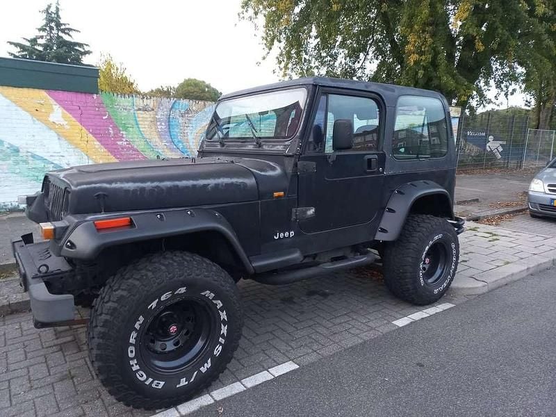 Zwart Occasion 1992 Jeep Wrangler Laredo SUV | € 13.500 - Afbeelding 1/4