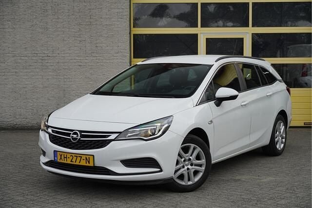 Wit Gebruikt 2019 Opel Astra Business Stationwagen | € 9.950 (Goede deal) - Afbeelding 1/4