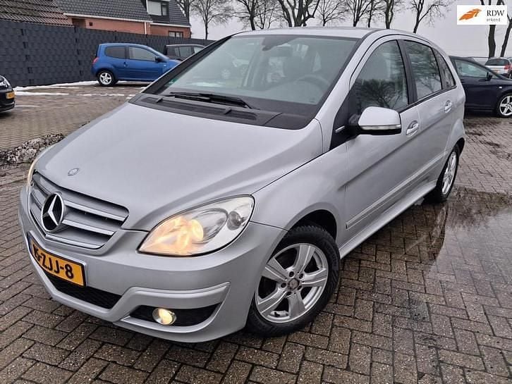 Grijs (metallic) Occasion 2011 Mercedes B160 Business MPV | € 4.850 (Eerlijke prijs) - Afbeelding 1/4