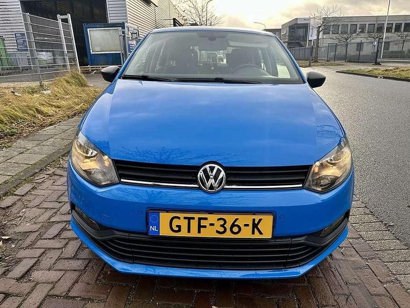 Blauw Gebruikt 2016 VW Polo Hatchback | € 8.450 (Eerlijke prijs) - Afbeelding 1/4