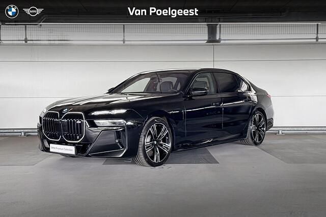 Saphirschwarz metallic (475) (zwart metallic) Gebruikt 2024 BMW M760e Comfort Edition Sedan | € 138.900 - Afbeelding 1/4