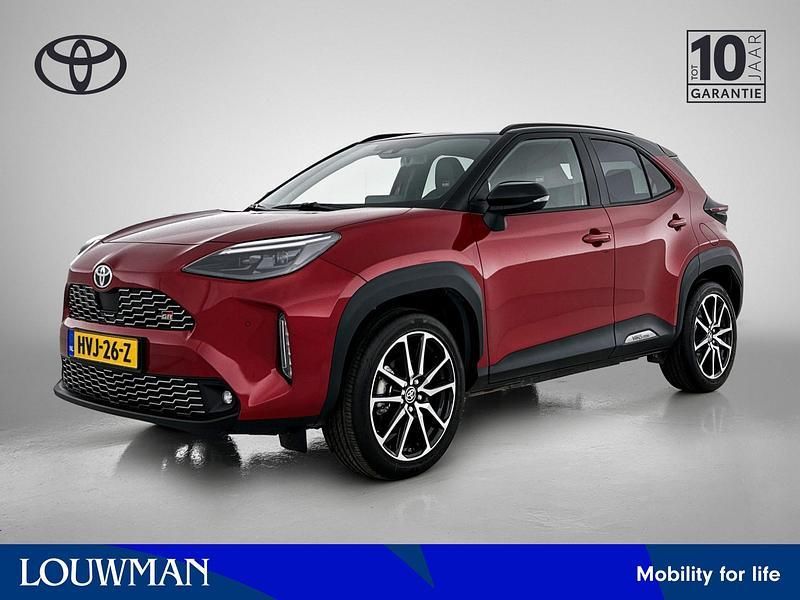 Rood Gebruikt 2024 Toyota Yaris Cross Sport SUV | € 34.945 (Iets duurder) - Afbeelding 1/3