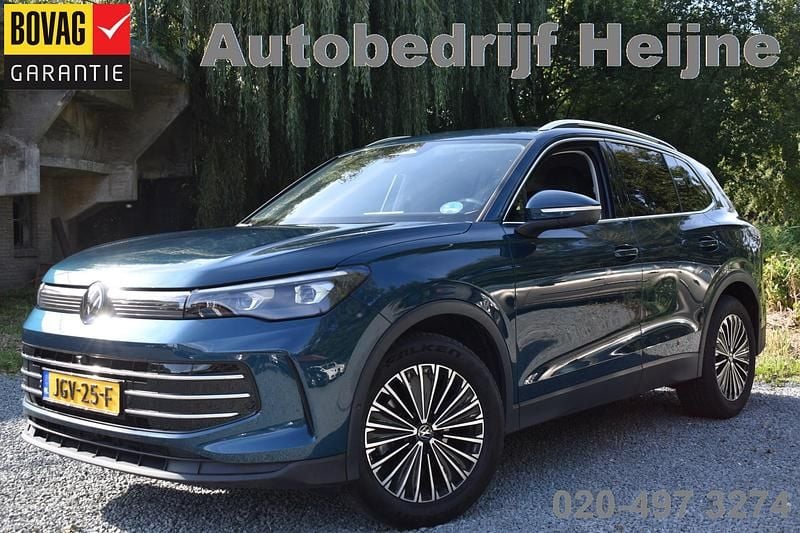 Blauw Gebruikt 2024 VW Tiguan Elegance SUV | € 42.445 (Super prijs) - Afbeelding 1/4