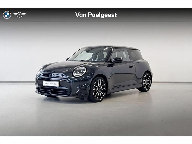Legend grey (donker grijs) Gebruikt 2024 Mini Cooper SE Hatchback | € 34.900 (Iets duurder) - Afbeelding 1/4