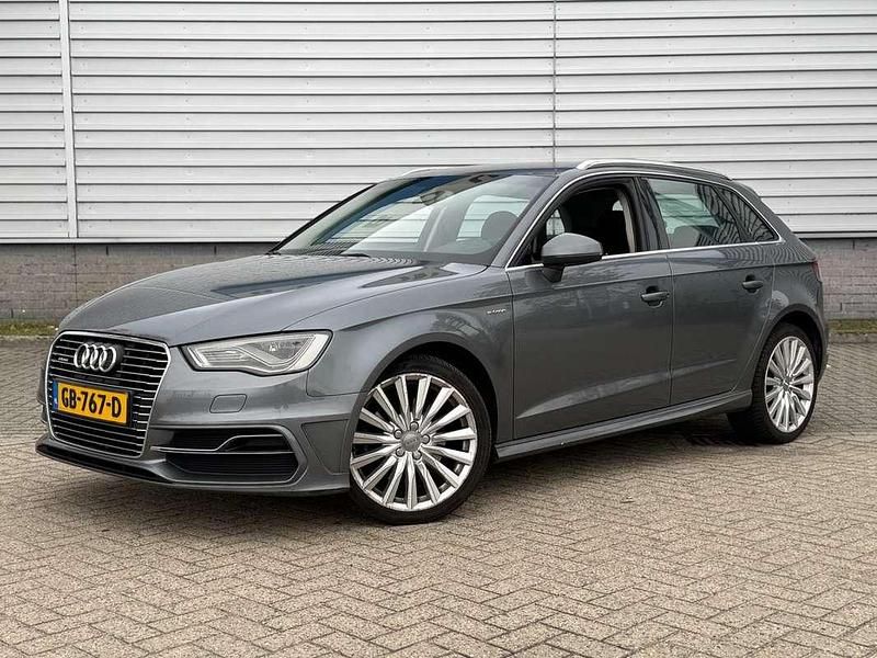 Grijs Gebruikt 2015 Audi A3 Sportback e-tron Ambition Sedan | € 7.999 (Eerlijke prijs) - Afbeelding 1/4