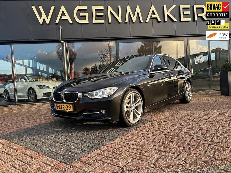 Zwart Gebruikt 2014 BMW 320 Executive Sedan | € 11.450 (Eerlijke prijs) - Afbeelding 1/4