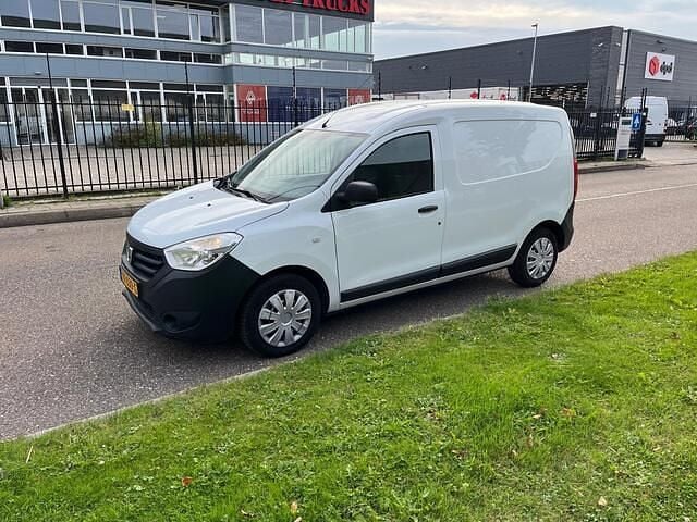 Wit Gebruikt 2016 Dacia Dokker Ambiance Van | € 3.950 (Eerlijke prijs) - Afbeelding 1/4