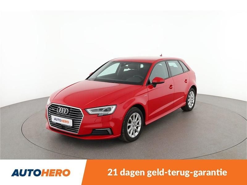 Rood Gebruikt 2017 Audi A3 Sportback e-tron Hatchback | € 14.649 (Eerlijke prijs) - Afbeelding 1/4