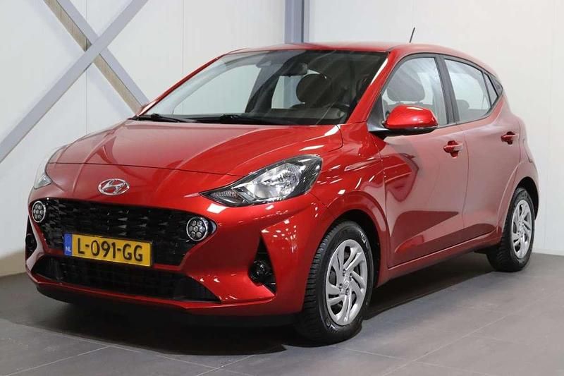 Occasion Hyundai i10 Comfort 67 PK (49 kW) 2021 Rood Hatchback