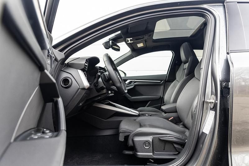 Occasion Audi A3 Sportback e-tron Competition 2026 Grijs Hatchback