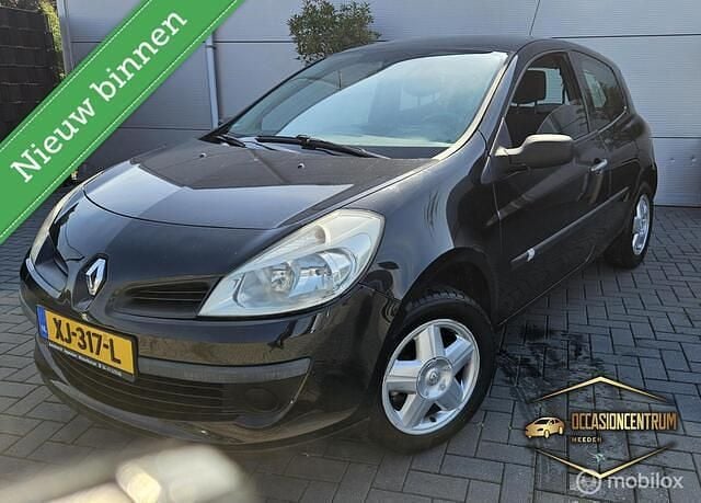 Zwart Occasion 2008 Renault Clio II Expression Hatchback | € 999 (Super prijs) - Afbeelding 1/4