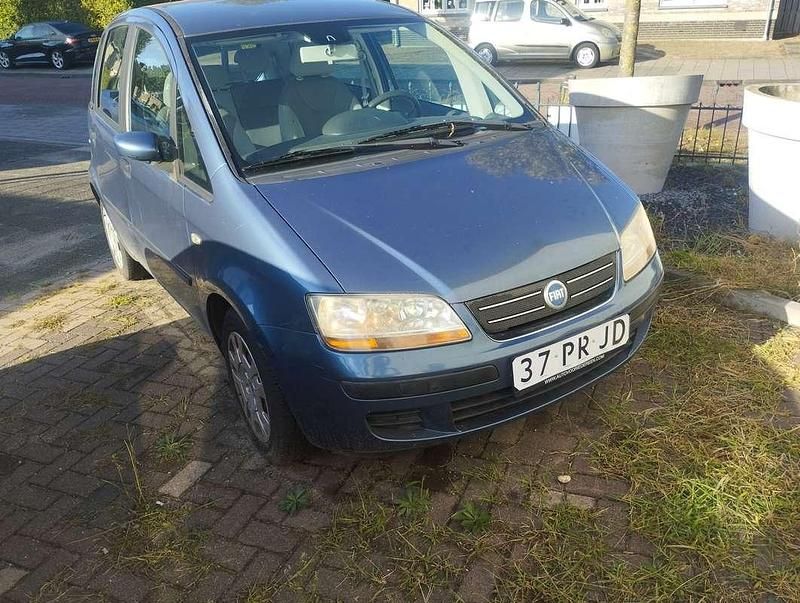 Zilver Gebruikt 2004 Fiat Idea Dynamic MPV | € 500 (Super prijs) - Afbeelding 1/4