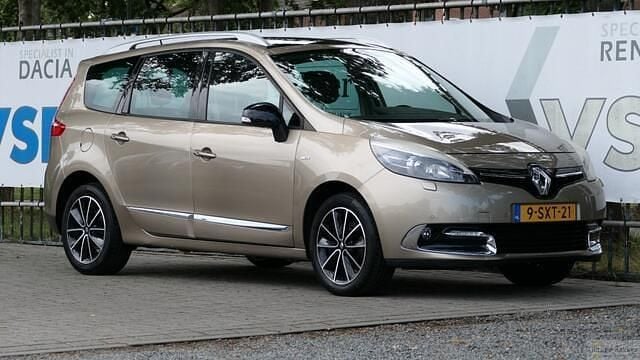 Beige Gebruikt 2014 Renault Grand Scénic III Bose Edition MPV | € 8.900 (Duur) - Afbeelding 1/4