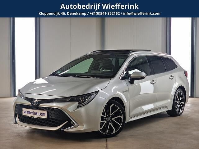 Grijs Gebruikt 2020 Toyota Corolla Premium Stationwagen | € 20.950 (Goede deal) - Afbeelding 1/4