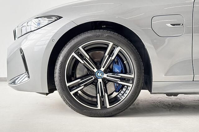 Occasion BMW 330 Performance 291 PK (214 kW) 2023 Grijs Stationwagen