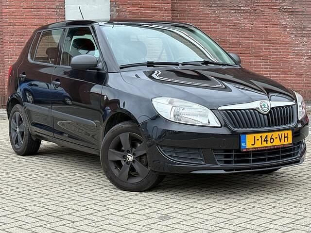 Zwart Gebruikt 2011 Skoda Fabia Hatchback | € 1.995 (Super prijs) - Afbeelding 1/4