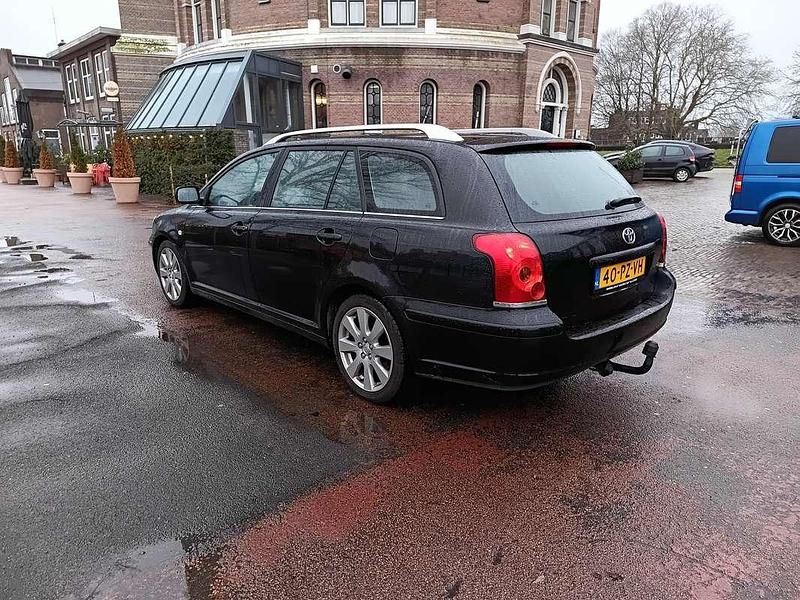 Occasion Toyota Avensis Luna 163 PK (119 kW) 2005 Zwart Stationwagen
