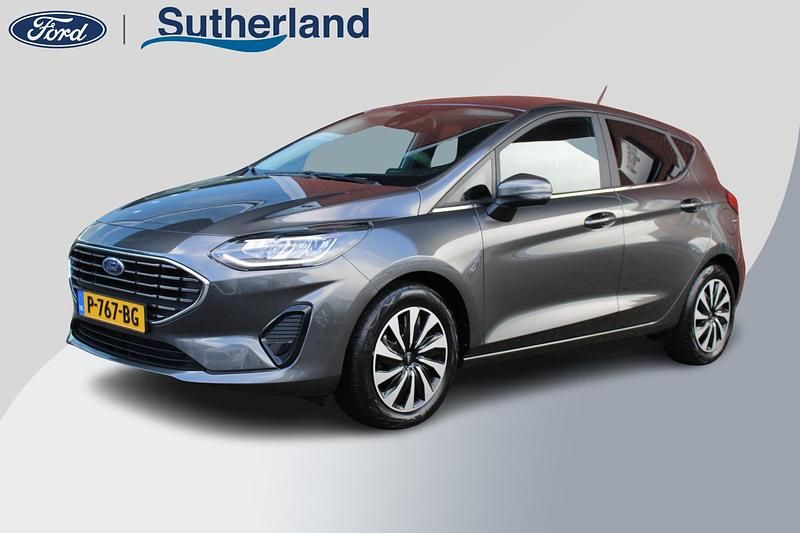 Grijs Gebruikt 2022 Ford Fiesta Titanium Hatchback | € 15.400 (Goede deal) - Afbeelding 1/4