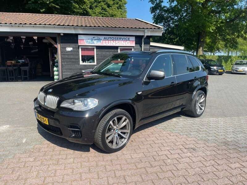 Zwart, metallic lak Gebruikt 2013 BMW X5 M SUV | € 20.900 - Afbeelding 1/4