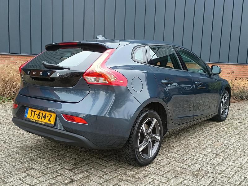 Occasion Volvo V40 123 PK (90 kW) 2018 Blauw Hatchback